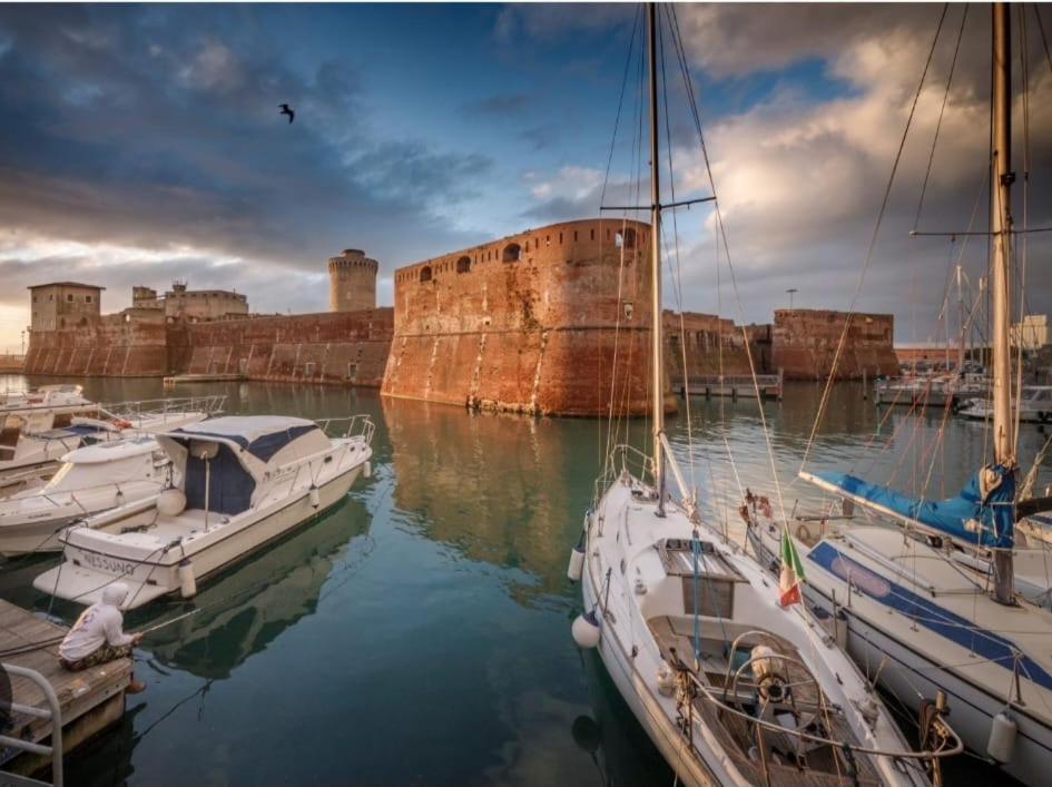 Onda Di Porta A Mare Appartement Livorno Buitenkant foto